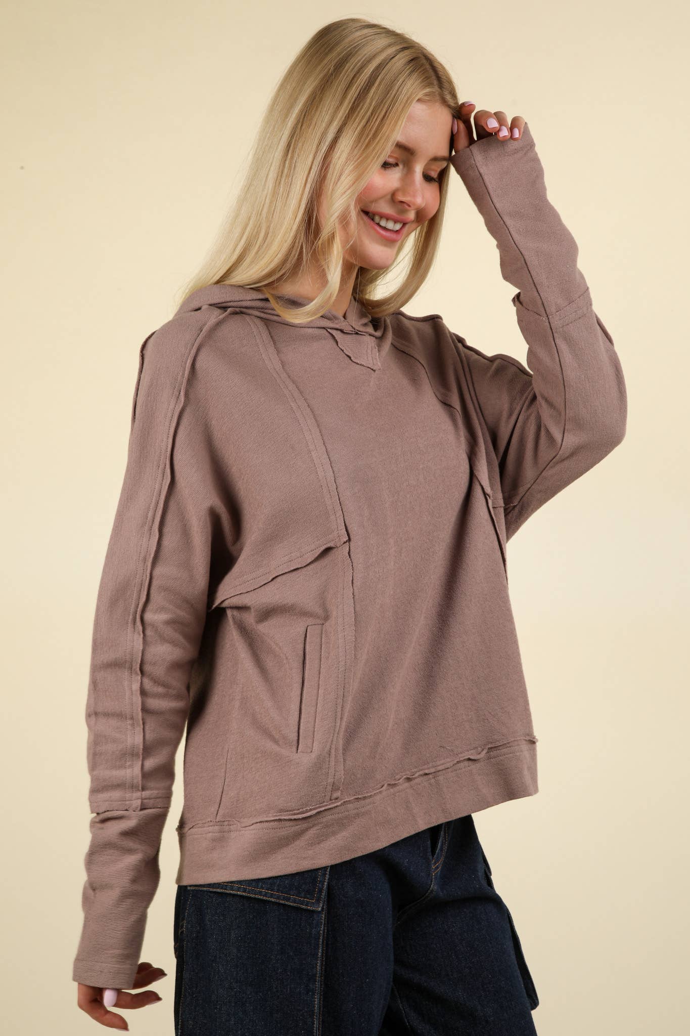 NT11689-Raw Edge Cute Detail Hoodie Knit Top